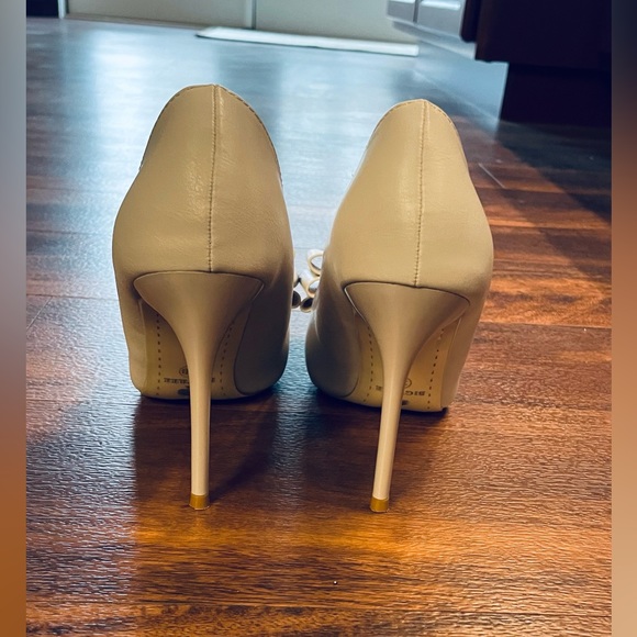 Big Tree dressy silver high heels, with adorable bow, barely worn - Picture 6 of 9
